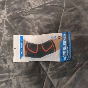 NWT Modvel compression Knee Sleeves